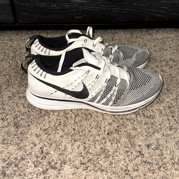 Nike Training Shoes - Picture 4 of 4